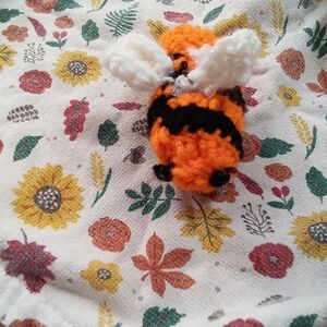 Cute crochet bee